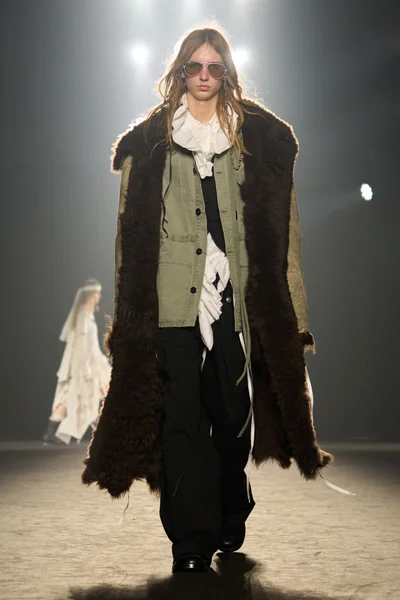 Look 26
